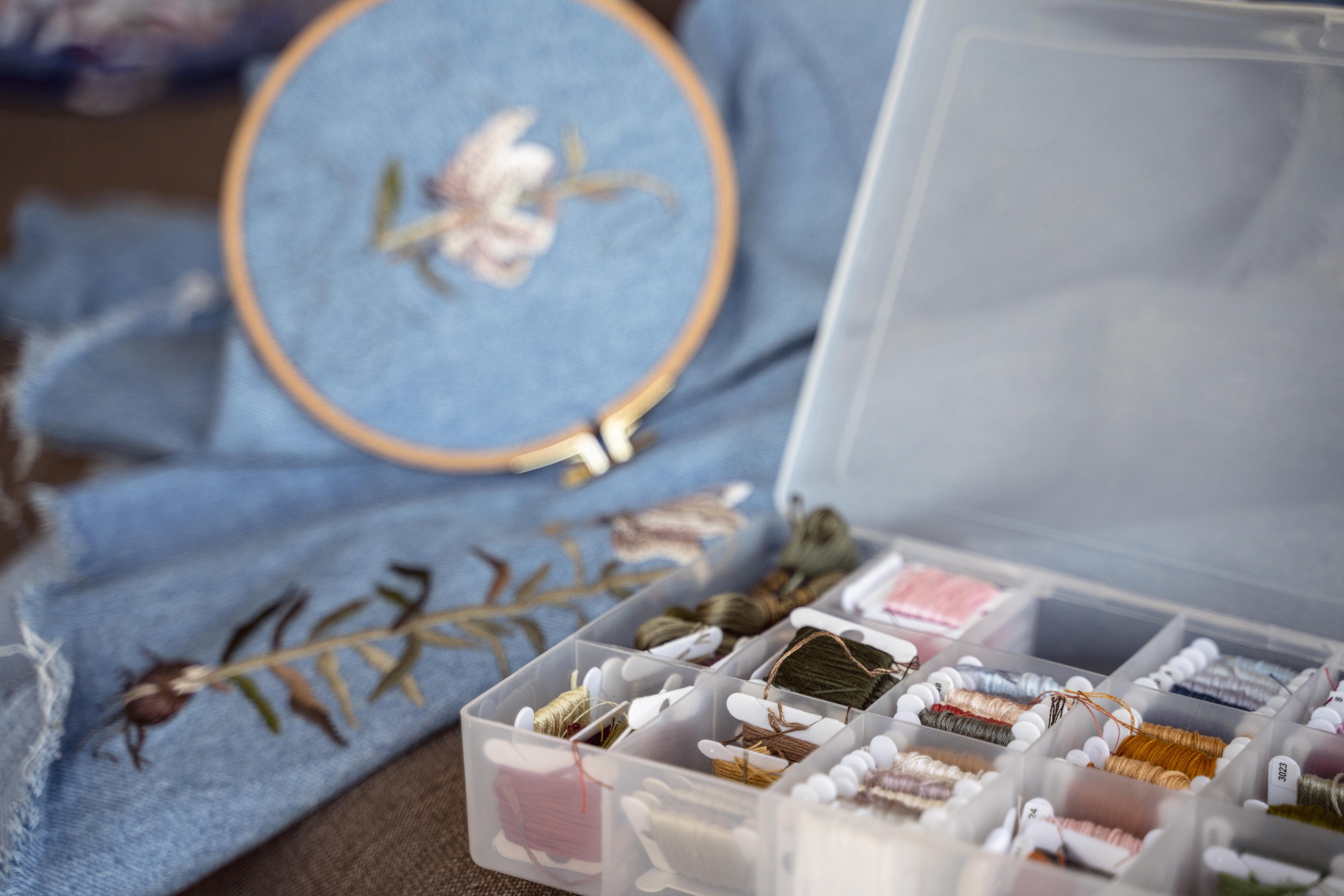 Set di materiali e moduli del corso impilati